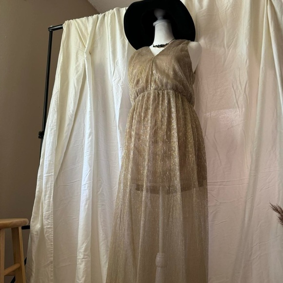 Francesca’s ✨🌙 Golden Formal Maxi Dress - Medium - Picture 7 of 8